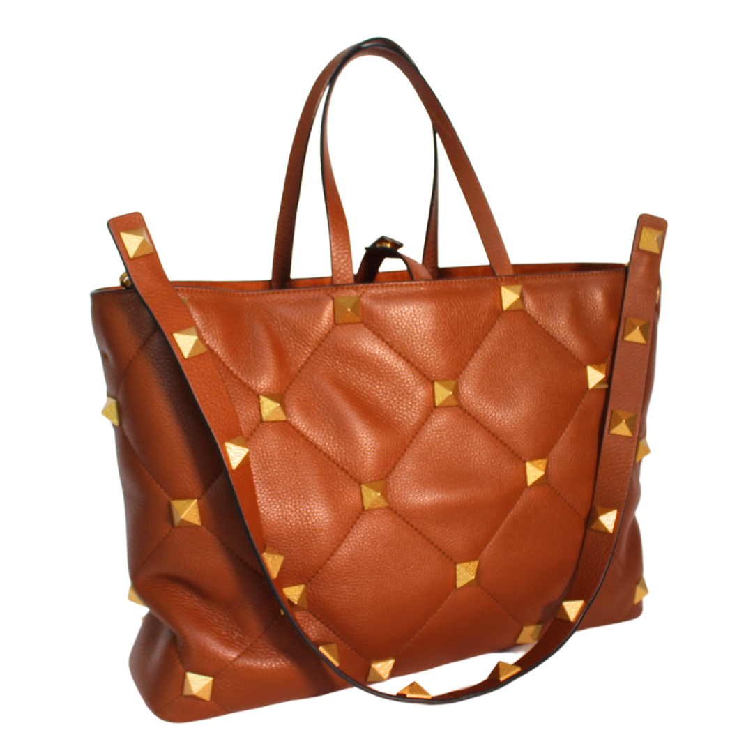 Bolsa Valentino Maxi com tachas