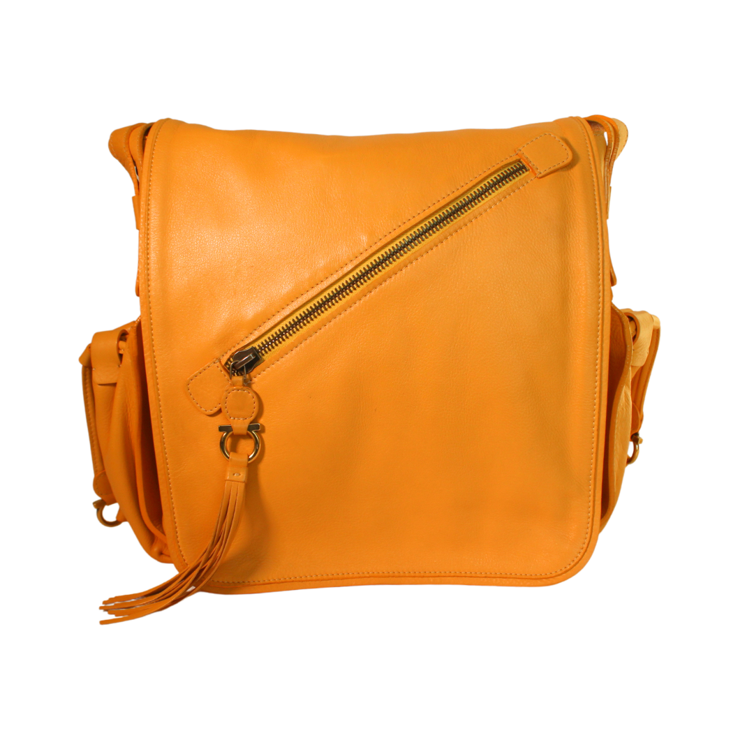 Bolsa Ferragamo Amarela