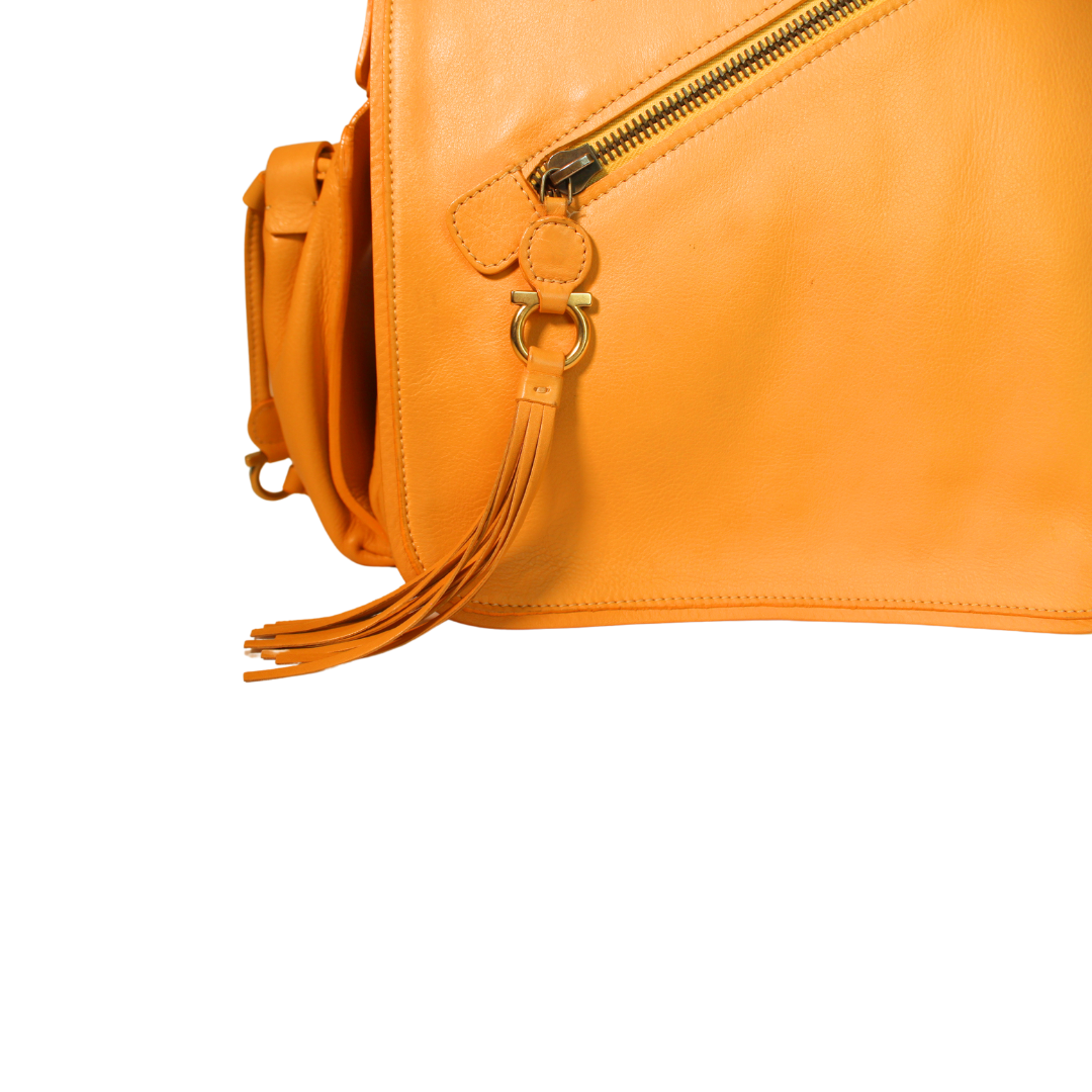 Bolsa Ferragamo Amarela
