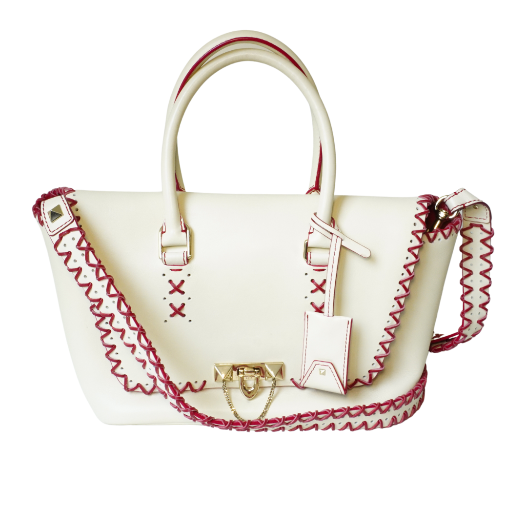 Bolsa Valentino com detalhes vermelho