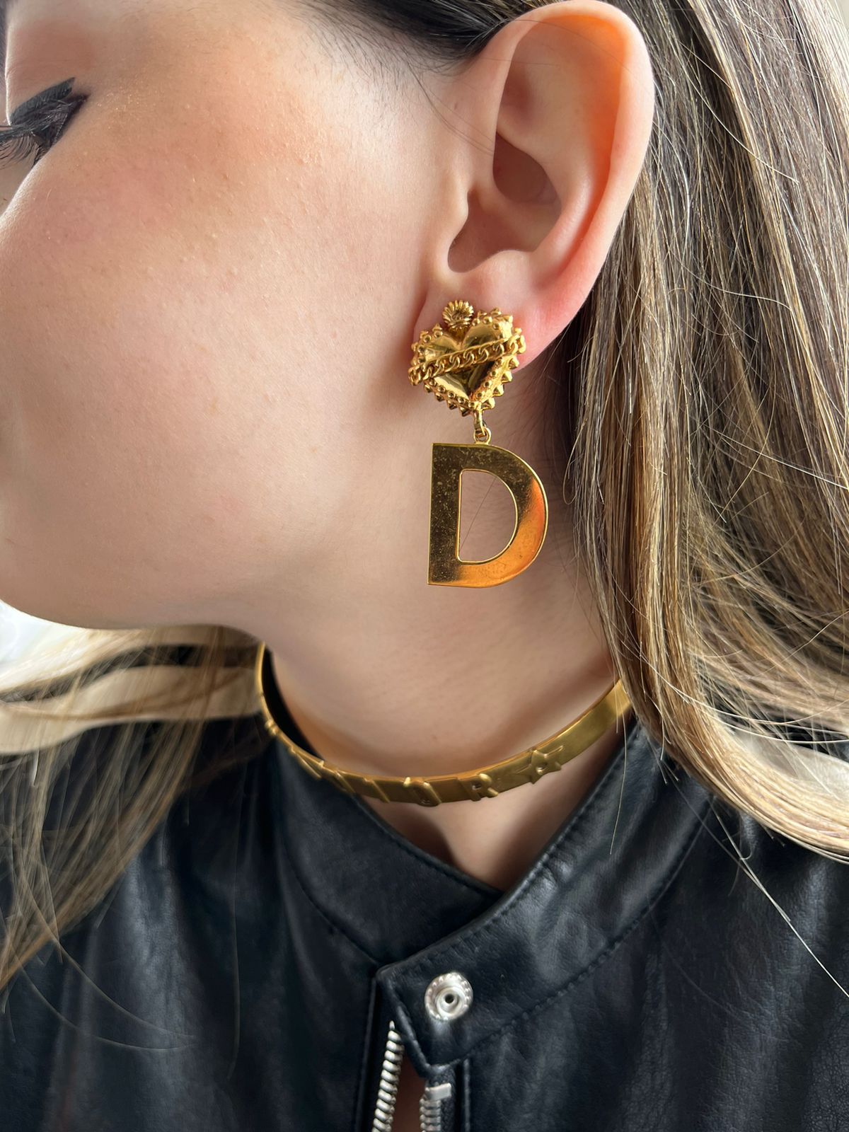 Brinco D&G dourado