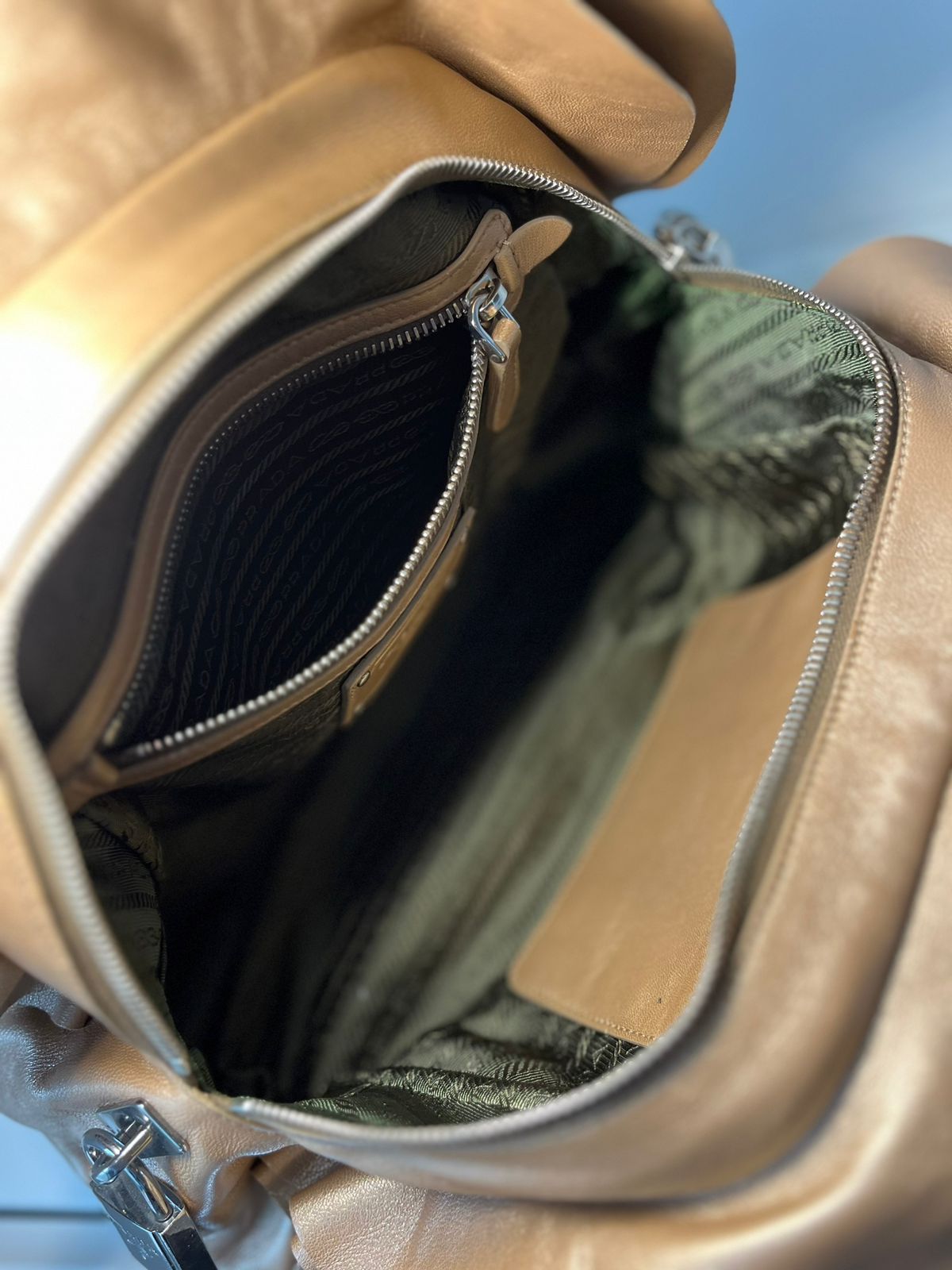 Bolsa Prada Dourada babados