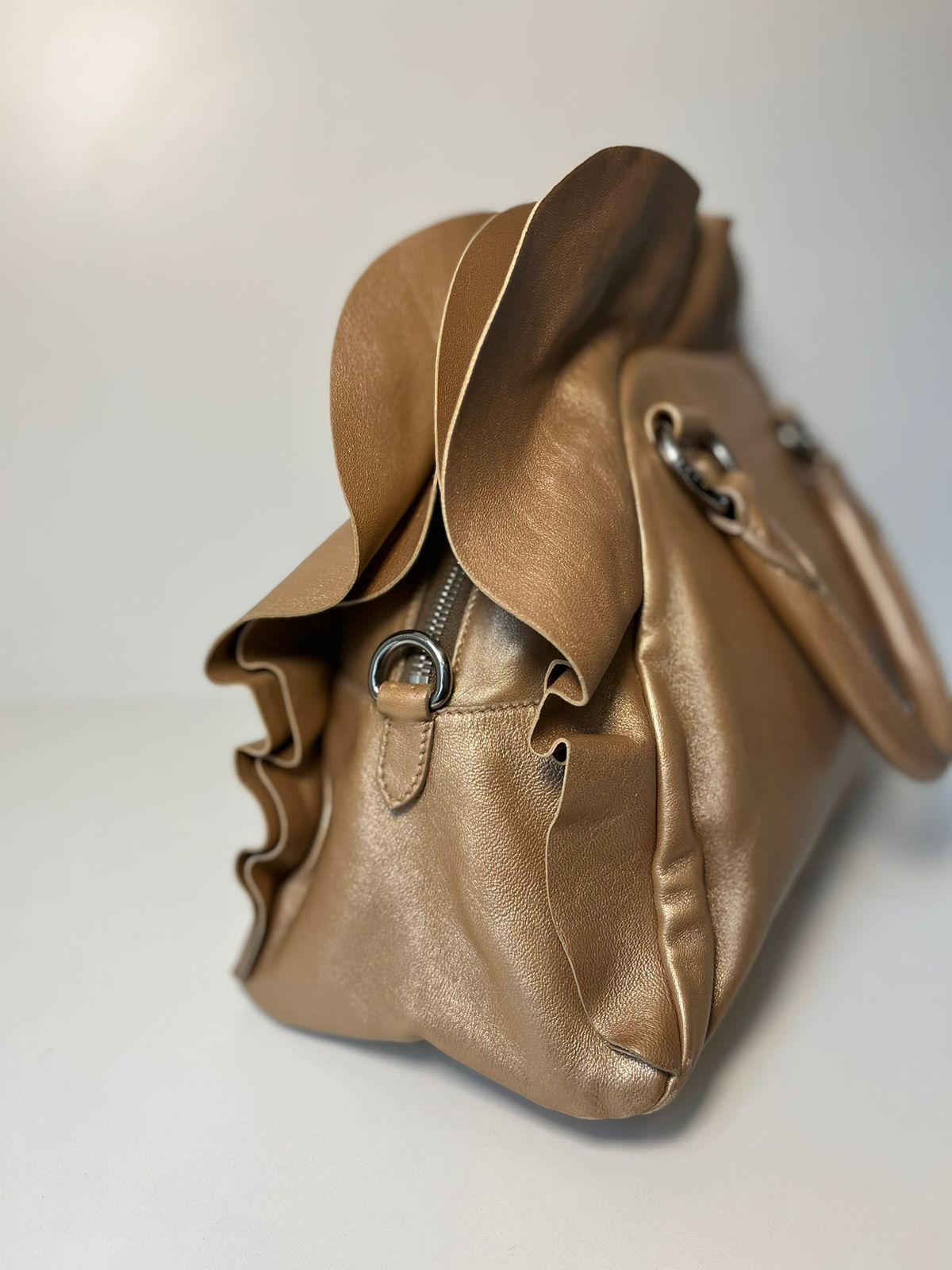 Bolsa Prada Dourada babados
