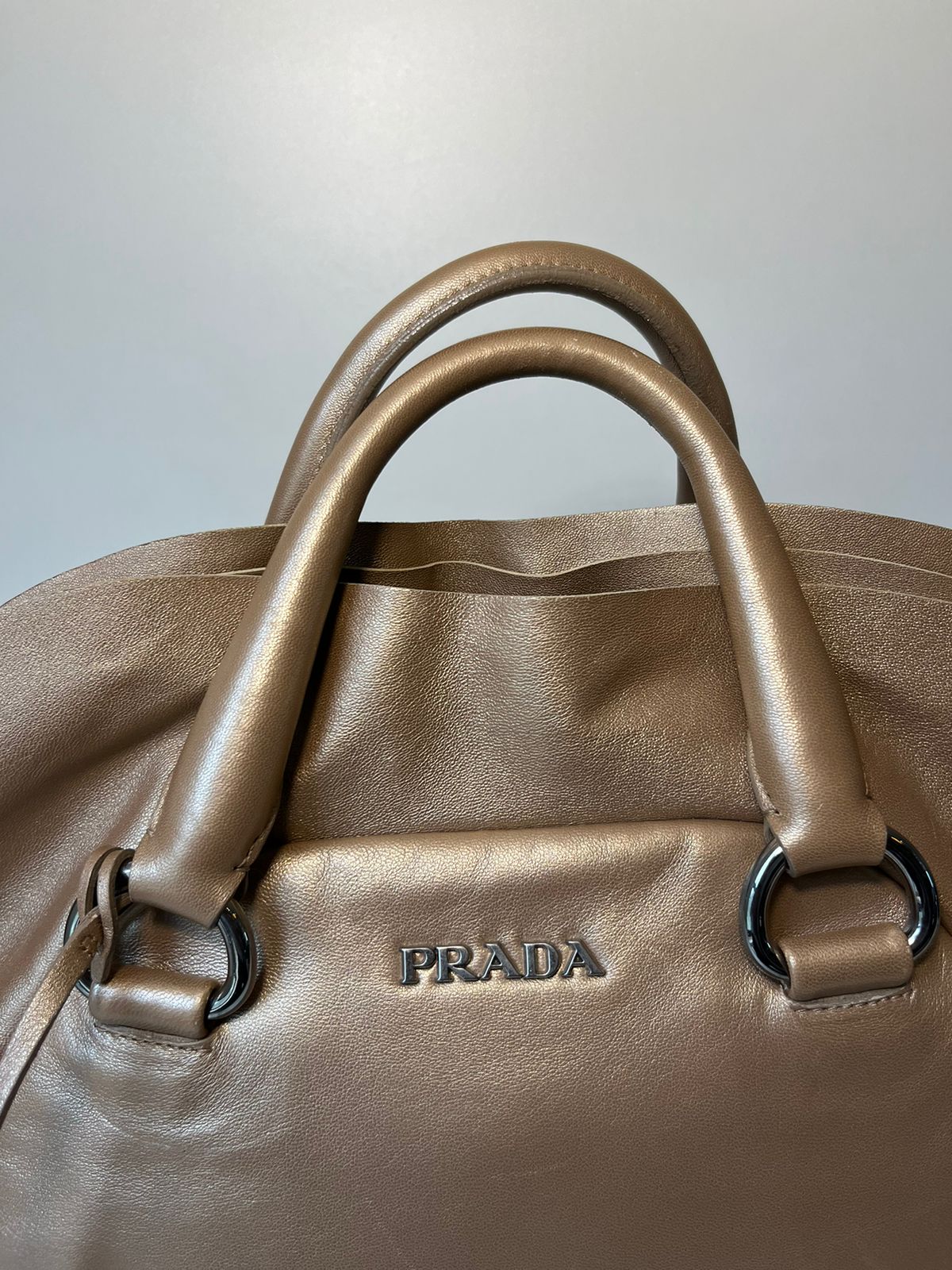 Bolsa Prada Dourada babados