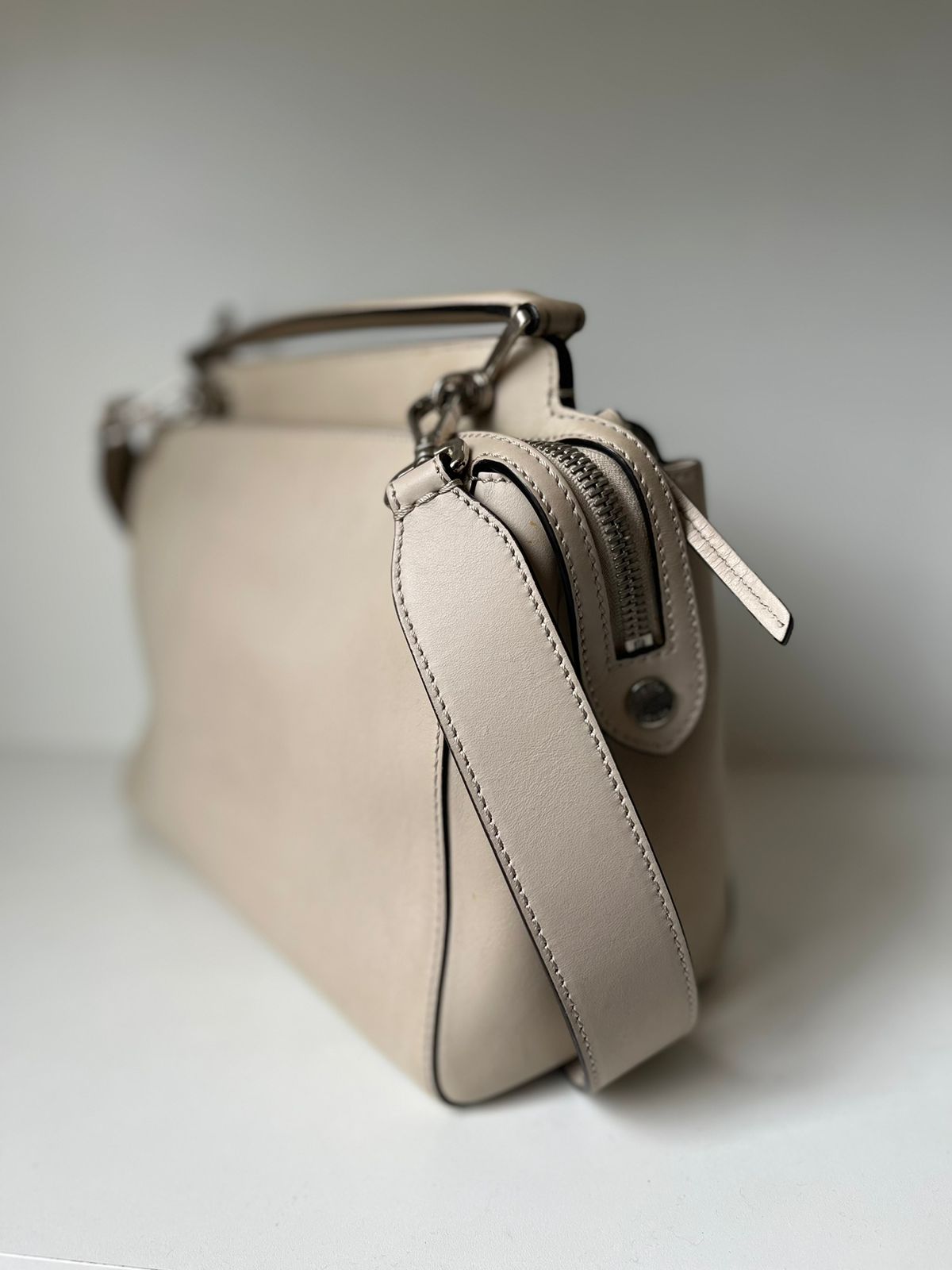 Bolsa Fendi By The way off white
