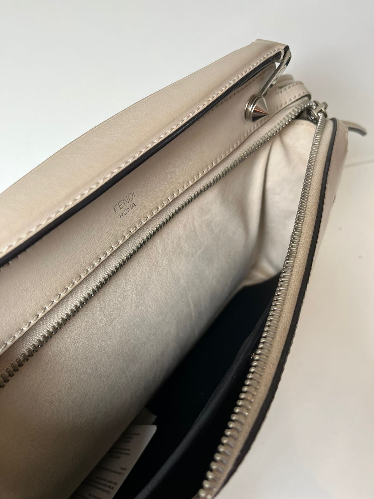 Bolsa Fendi By The way off white