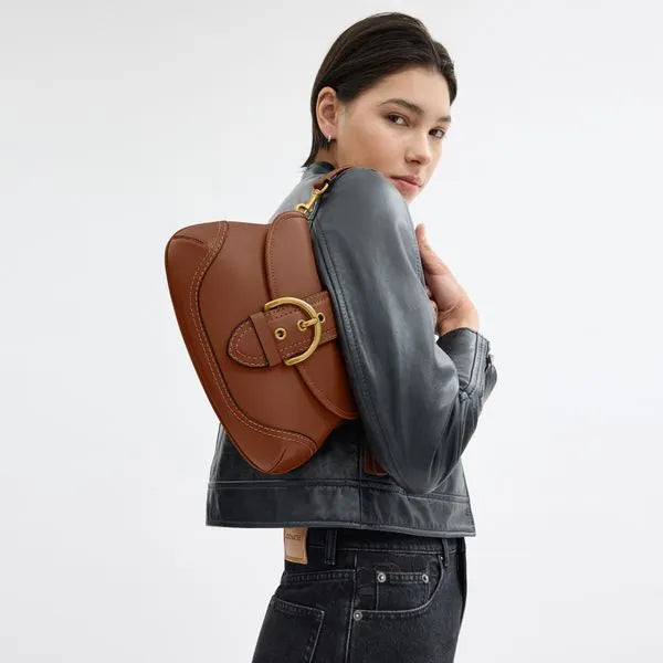 Bolsa Soho em Couro Regenerativo Coach - Marrom