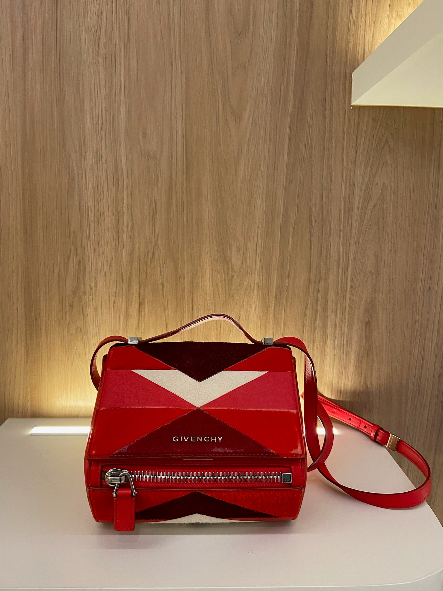Givenchy graphic cereja