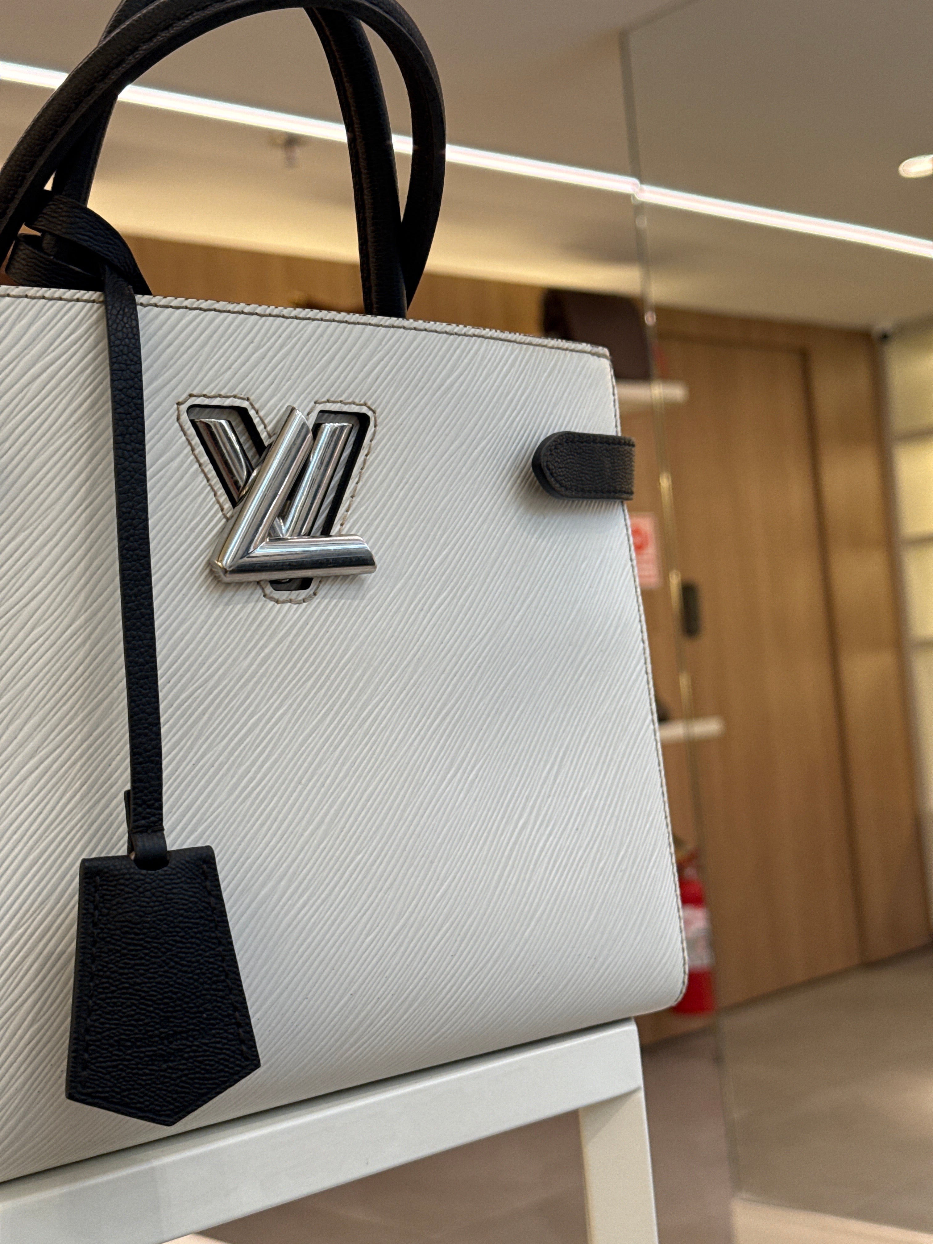 Louis Vuitton Twist off