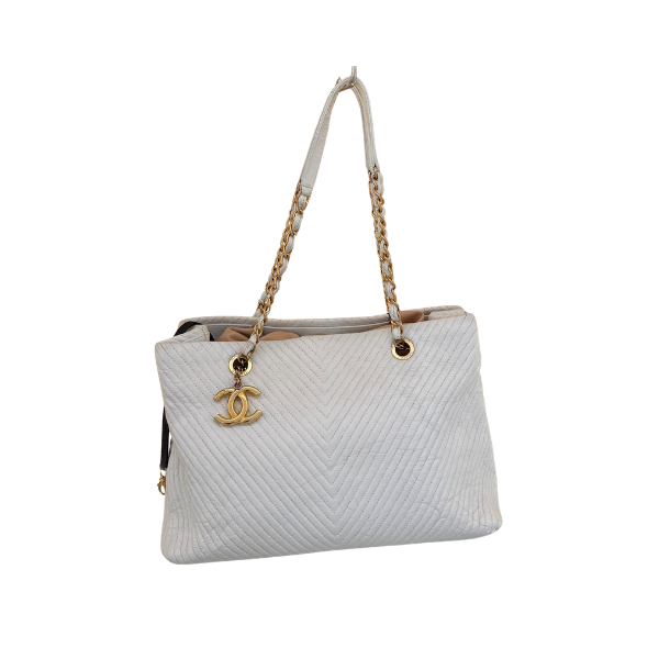 Bolsa Chanel Off White G com corrente dourada