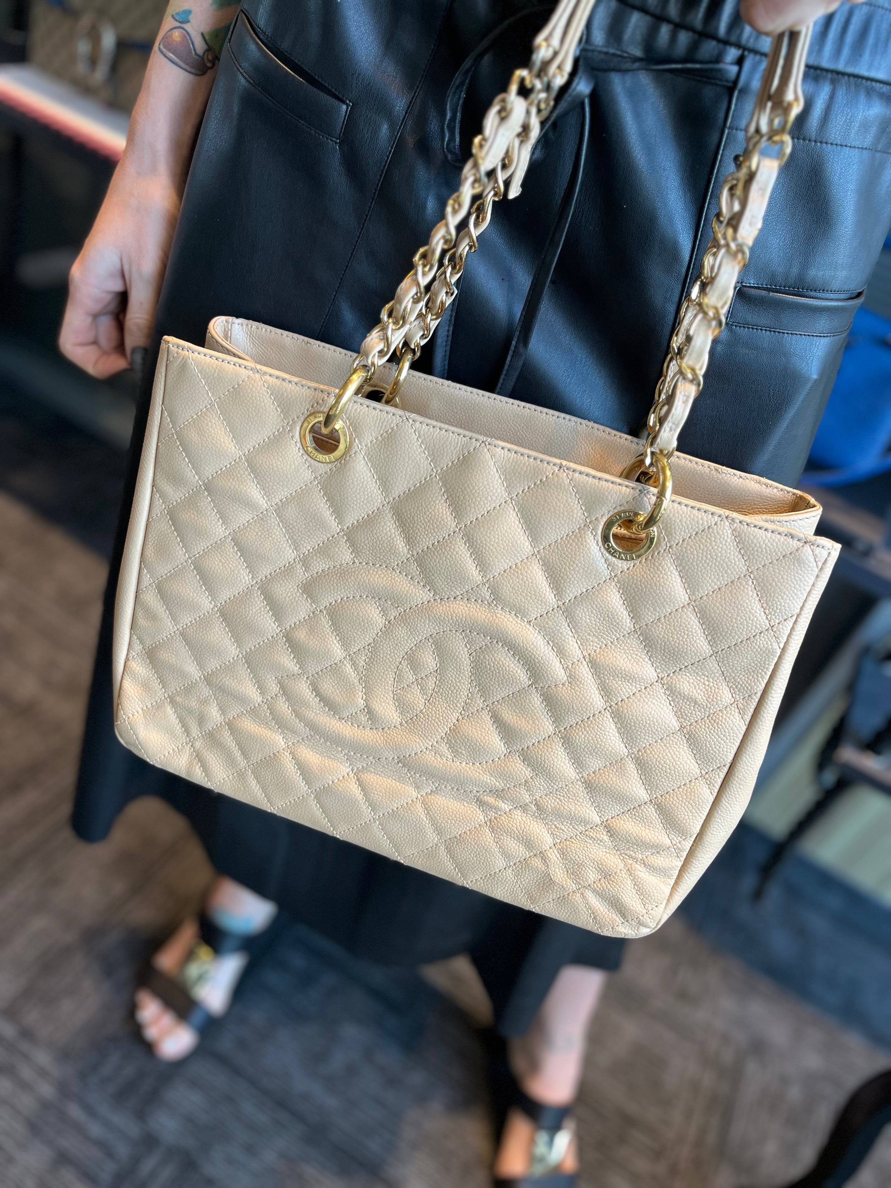 Bolsa Chanel shopper bege