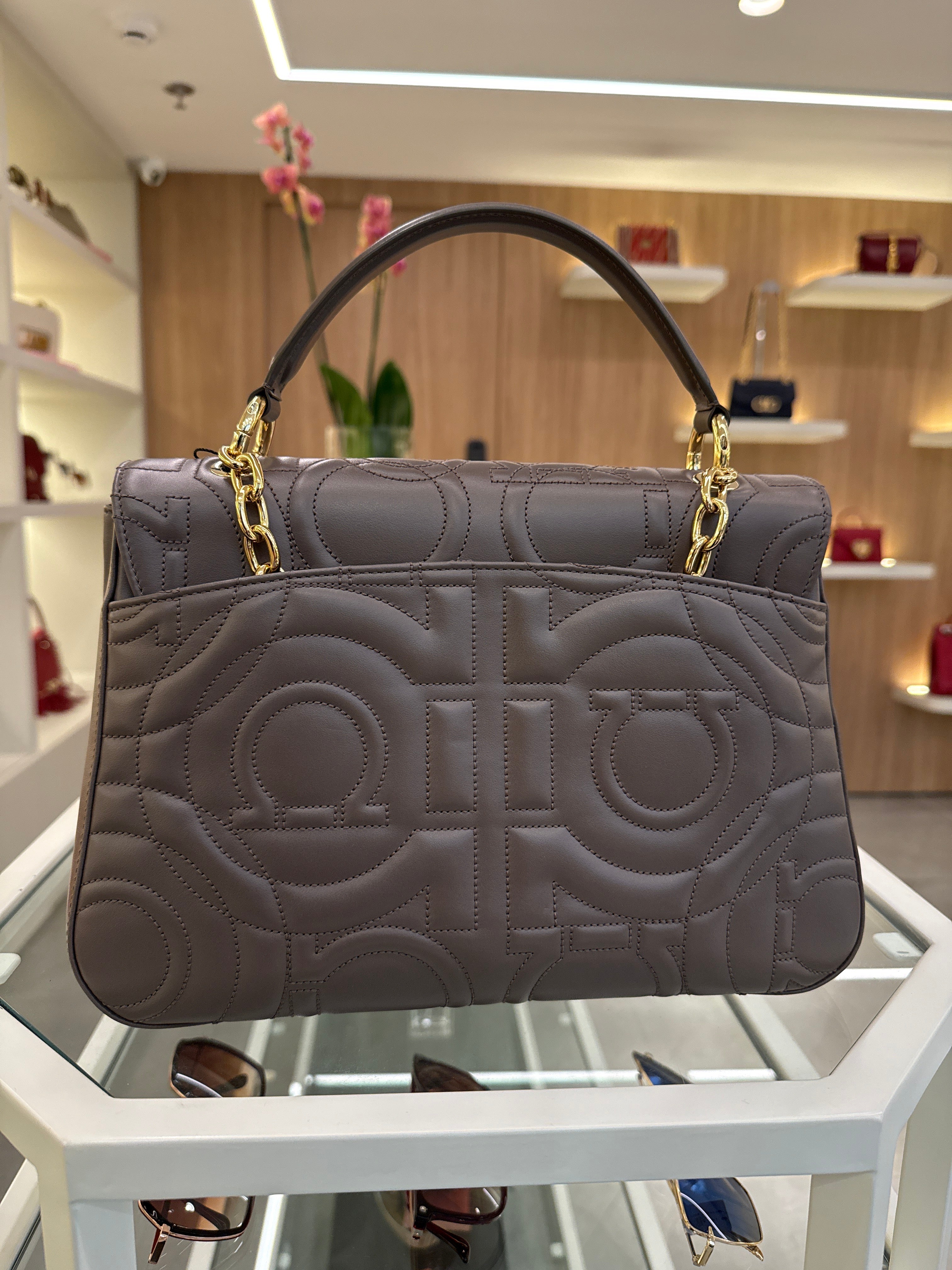 Ferragamo quil ted gancini