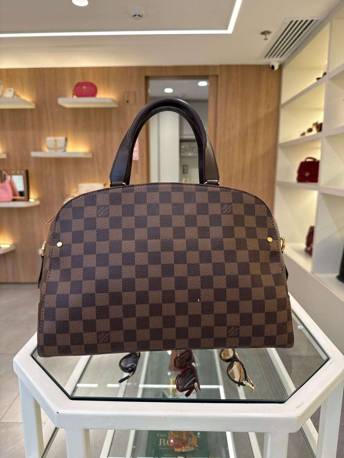 Louis Vuitton Kensigon