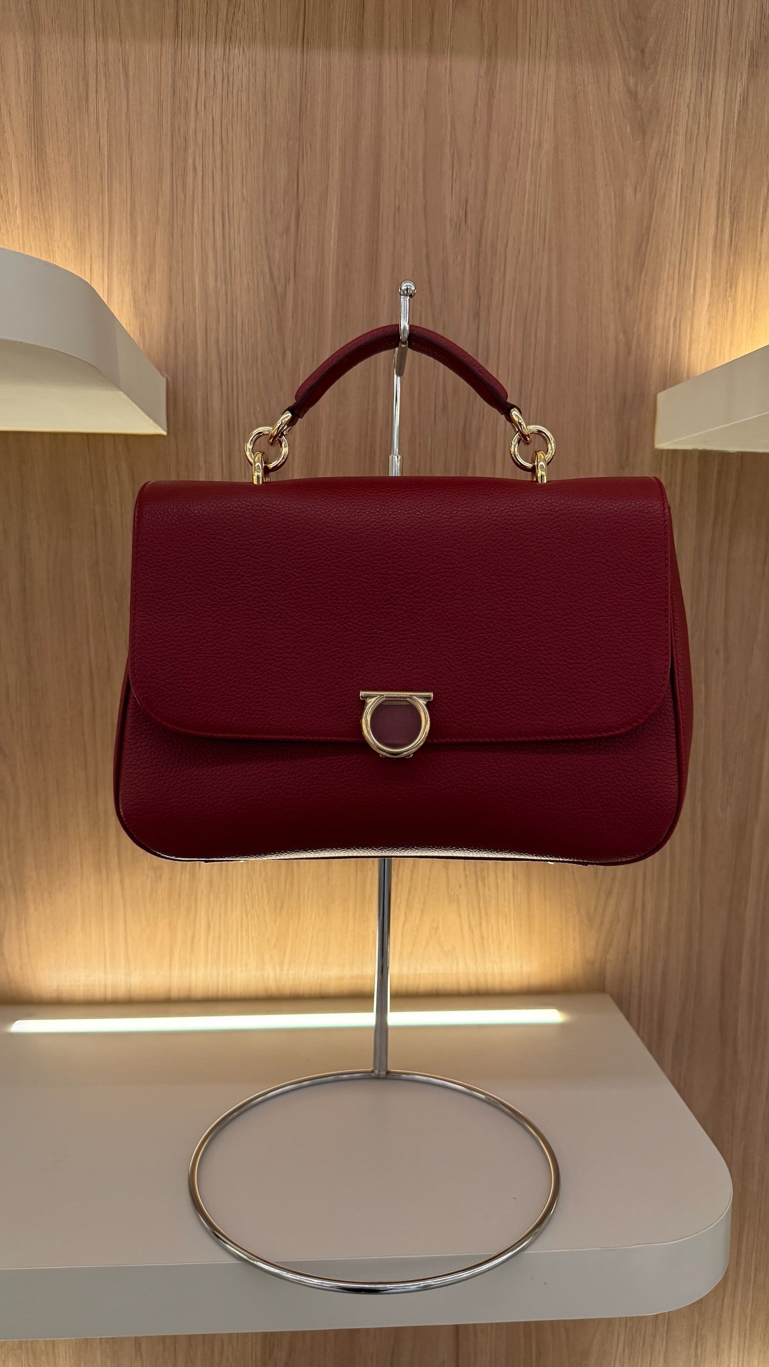 Ferragamo margot handle