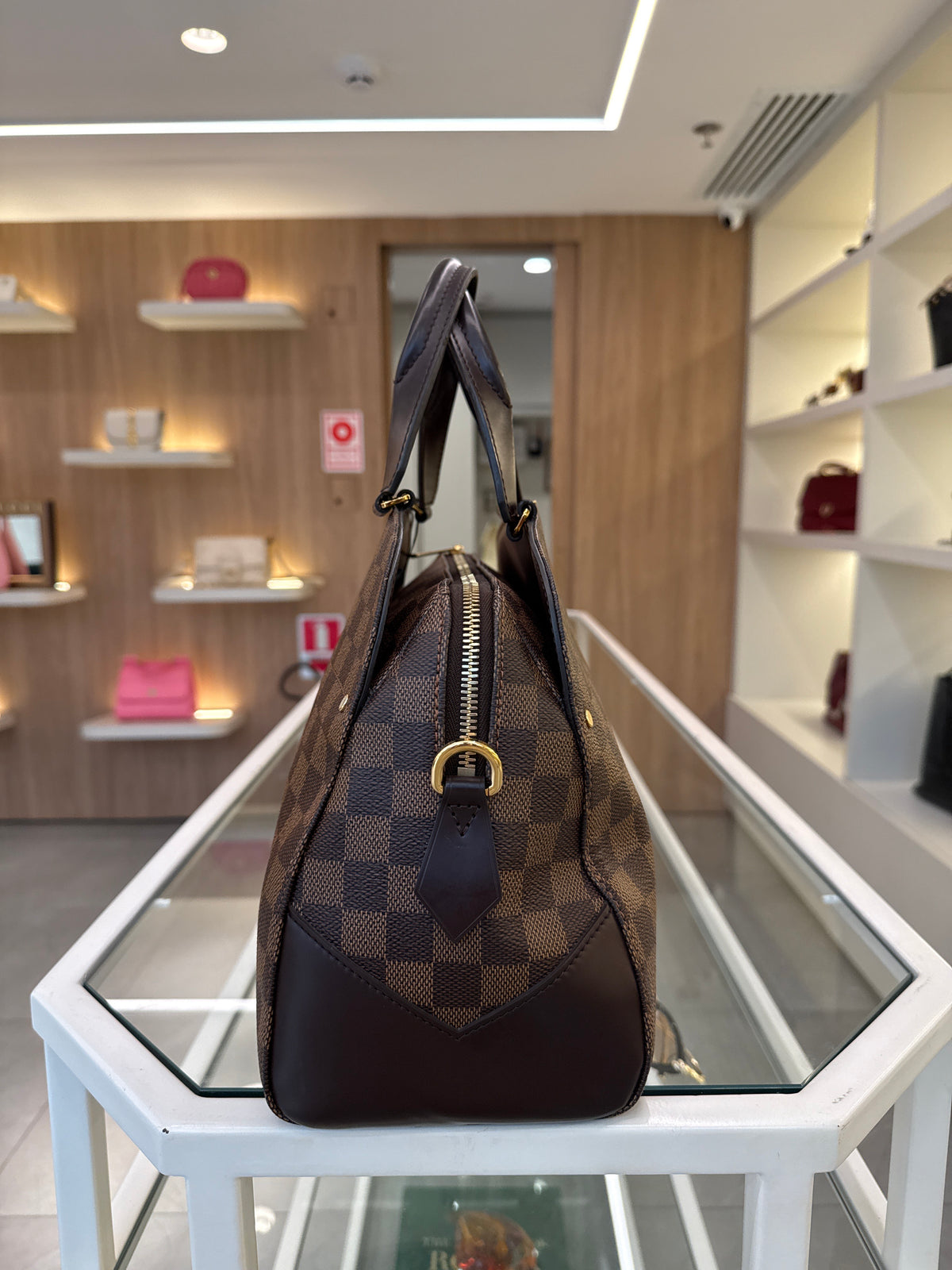 Louis Vuitton Kensigon