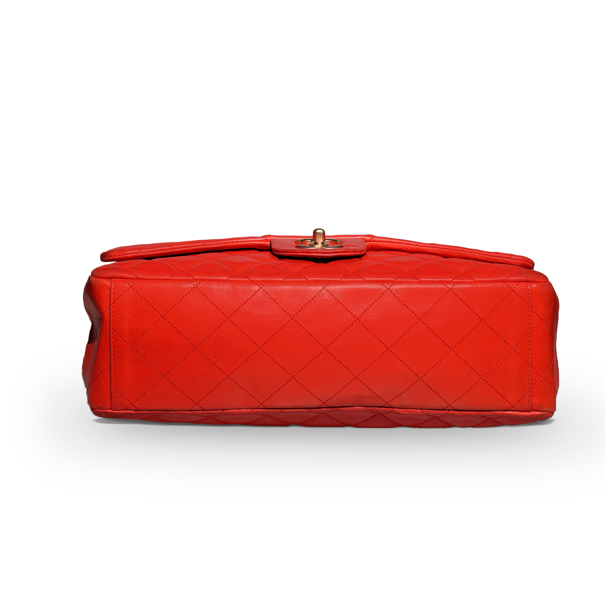 Chanel classica coral